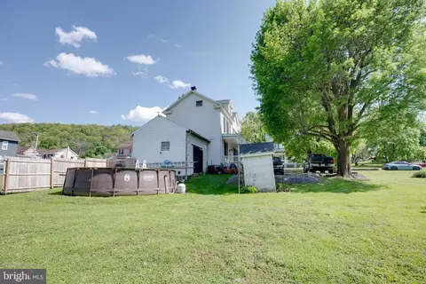 Exterior - 611 E Freedom Ave, Burnham, PA 17009 photo 2 of 5