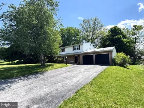 347 Summit Dr, Lewistown, PA 17044