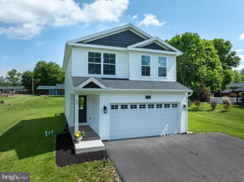 99 Hillside Dr, Lewistown, PA 17044