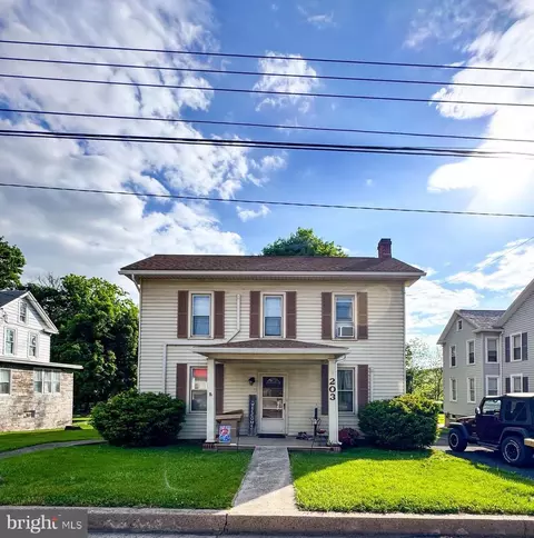203 S Main St, Yeagertown, PA 17099
