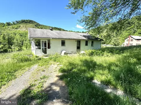 373 Strodes Run Rd, Lewistown, PA 17044