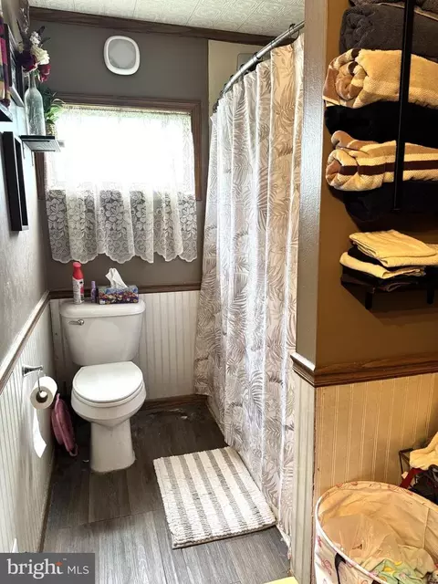 Bath - 421 E Freedom Ave, Burnham, PA 17009 photo 1 of 2