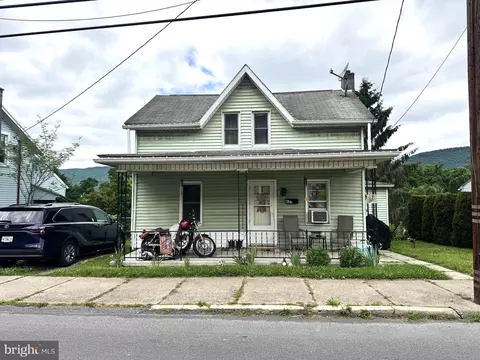 Exterior - 421 E Freedom Ave, Burnham, PA 17009 photo 2 of 3