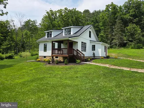 667 Summit Rd, Mcclure, PA 17841