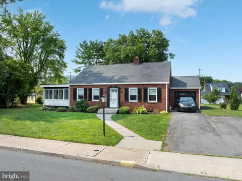 18 Sunset Rd, Lewistown, PA 17044