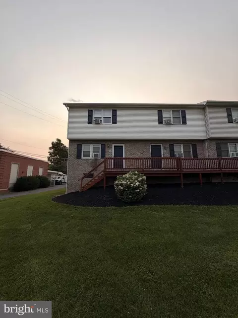 10 Taylor Dr #J, Reedsville, PA 17084