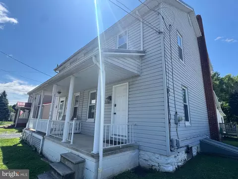 38 Maclay St, Milroy, PA 17063