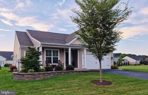 42 Cambridge Ln, Lewistown, PA 17044