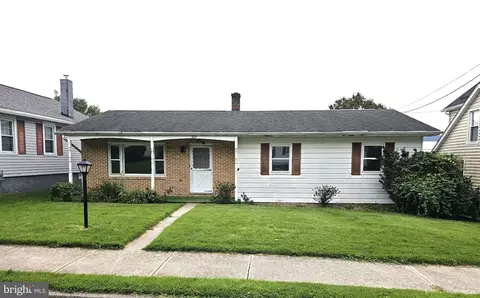 820 W 5th St W, Lewistown, PA 17044