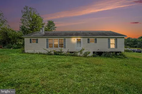 18 Maple Ave, Granville, PA 17029