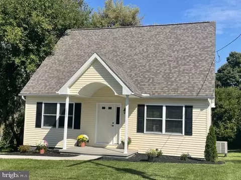 113 Clover Ave, Yeagertown, PA 17099