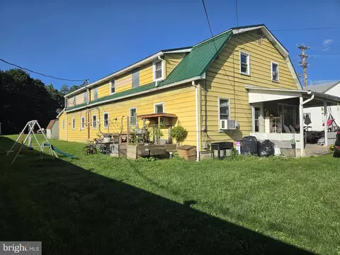 126 College Ave, Milroy, PA 17063