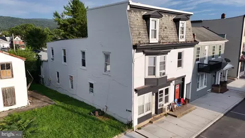 128 Valley St, Lewistown, PA 17044