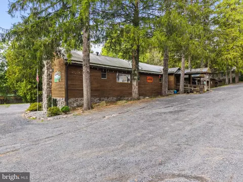 20 Jack Pine Cir, Milroy, PA 17063