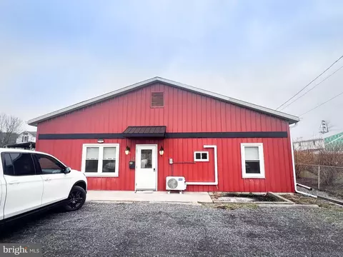 35 Rodney St, Milroy, PA 17063