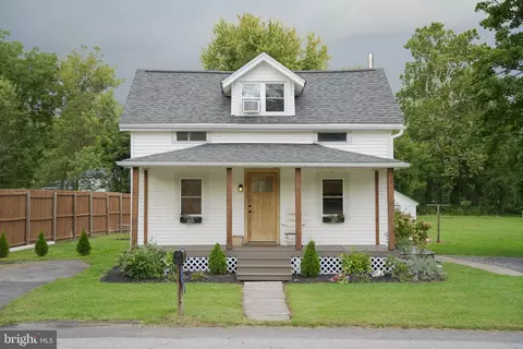 145 N Derry Ave, Yeagertown, PA 17099