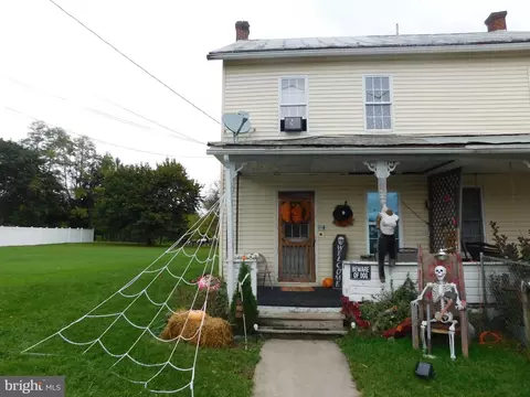 221 College Ave, Milroy, PA 17063