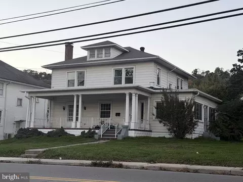 703 W 4th St W, Lewistown, PA 17044