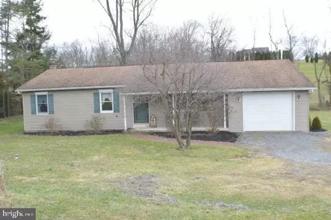 42 Reedy St, Danville, PA 17821