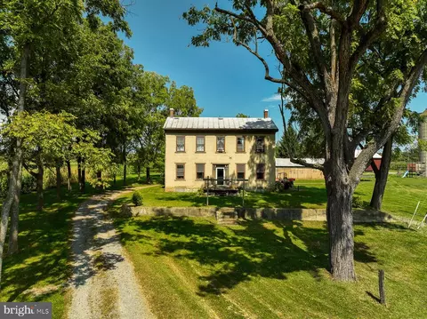 2 Quarry Rd, Danville, PA 17821