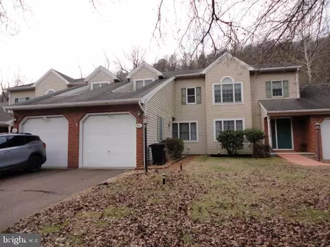 491 Meadow Ln, Danville, PA 17821