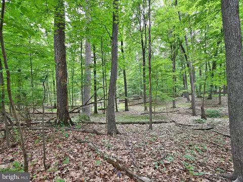 0 T 513 3 Point Gdn, East Stroudsburg, PA 18301
