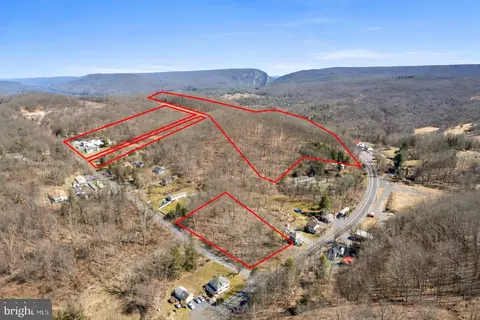 3154 Godfrey Ridge Dr, Stroudsburg, PA 18360