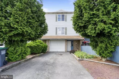 157 Victoria Arms Cir #10, Kunkletown, PA 18058