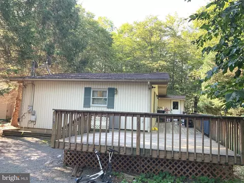 4126 Timber Ln, Tobyhanna, PA 18466