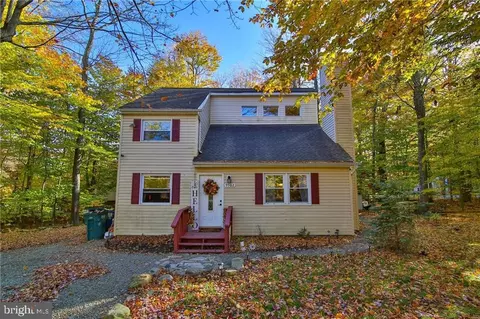 9562 Millwood Dr, Tobyhanna, PA 18466