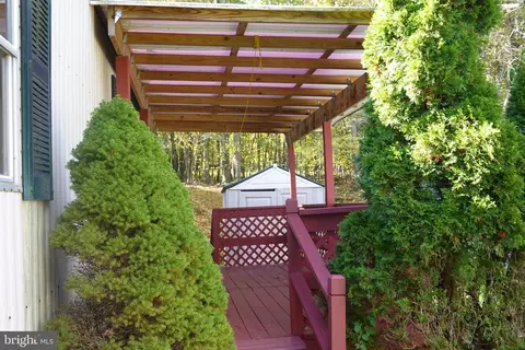 2543 Lynnwood Dr, East Stroudsburg, PA 18301