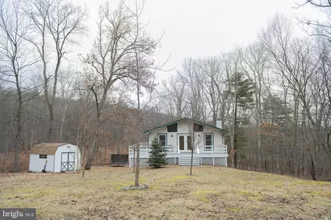 5104 Yukon Dr, East Stroudsburg, PA 18302