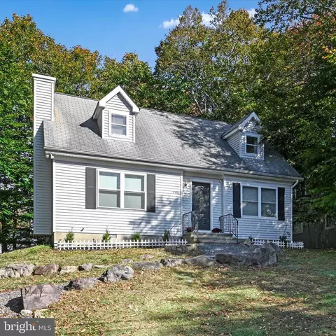 8580 Bumble Bee Way, Tobyhanna, PA 18466