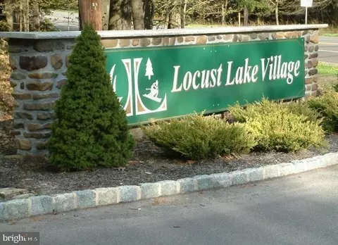 1207 1208 Beech Ln, Pocono Lake, PA 18347