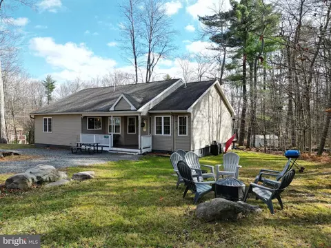 3105 Tuskegee Dr, Pocono Lake, PA 18347