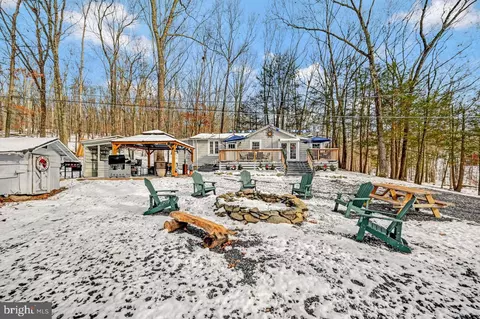 118 Squirrel Hill Dr, East Stroudsburg, PA 18302