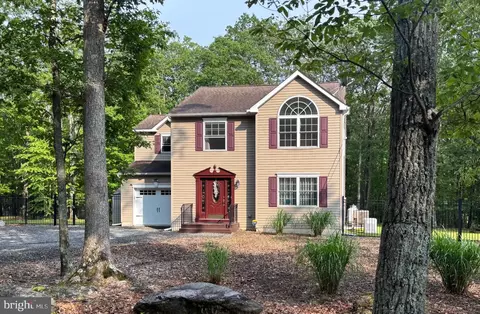 287 Sunrise Dr, Henryville, PA 18332