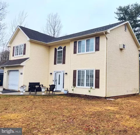 256 Orchard View Dr, Effort, PA 18330
