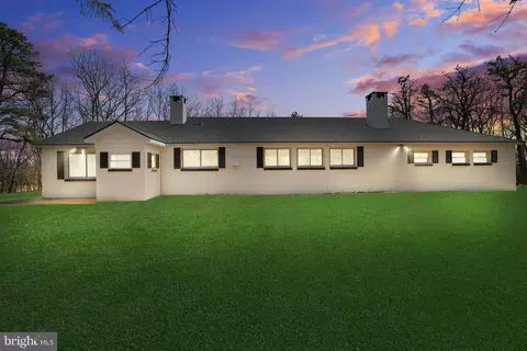 171 Knob Rd, Mount Pocono, PA 18344