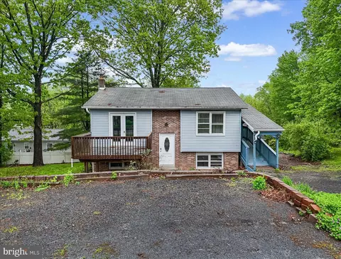 146 Azalea Dr, East Stroudsburg, PA 18301