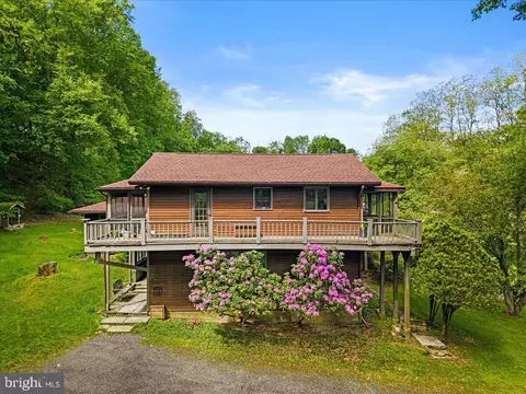 927 Hickory Valley Rd, Stroudsburg, PA 18360
