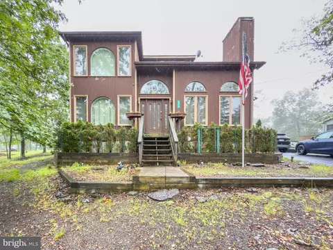 475 Hyland Dr, East Stroudsburg, PA 18301