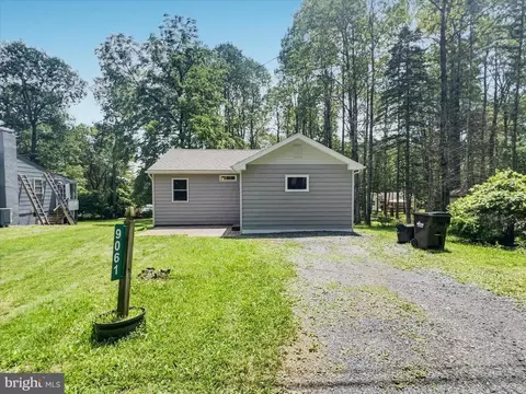 9061 Robinhood Dr, Kunkletown, PA 18058