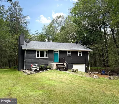 2140 Timber Lake Rd, Pocono Lake, PA 18347