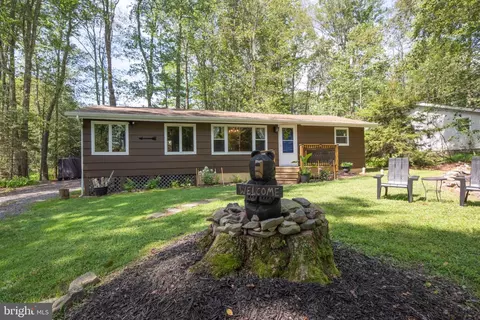 309 Caribou Dr, Pocono Lake, PA 18347