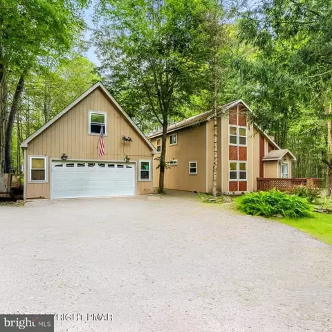 4116 Winona Dr, Pocono Lake, PA 18347