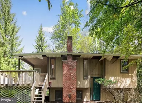 9121 Brandywine Dr, Tobyhanna, PA 18466