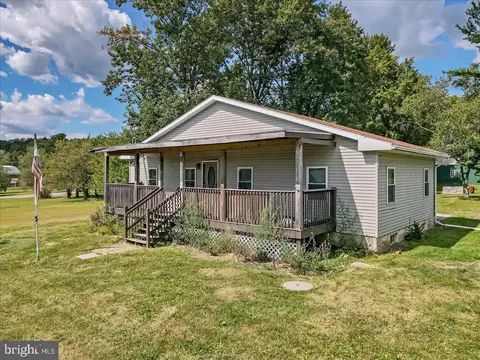 119 Rolling View Dr, Palmerton, PA 18071