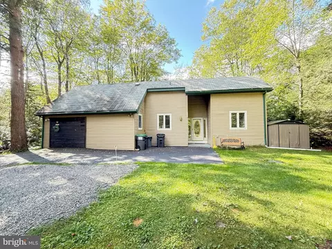 1225 Kilmer Rd, Tobyhanna, PA 18466
