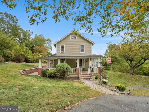 423 Cottontail Ln, Saylorsburg, PA 18353